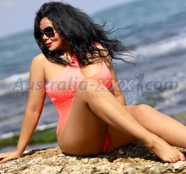 Arina Busty