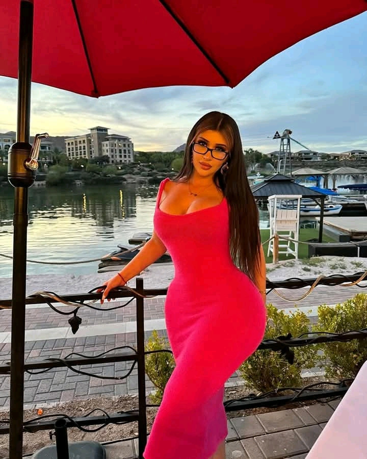 Elle James