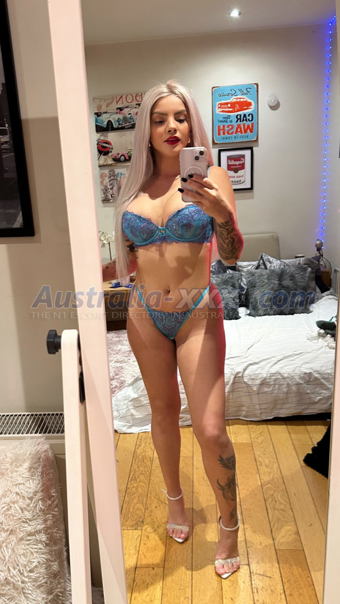 Suzi Wowza